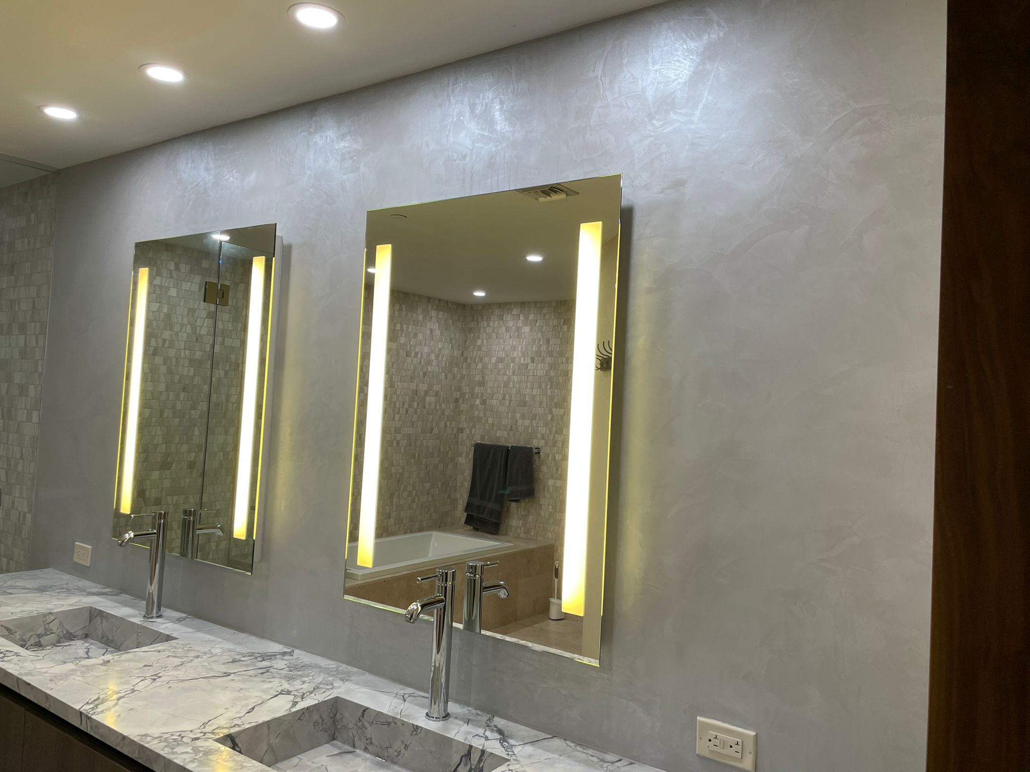 Venetian plaster interior
