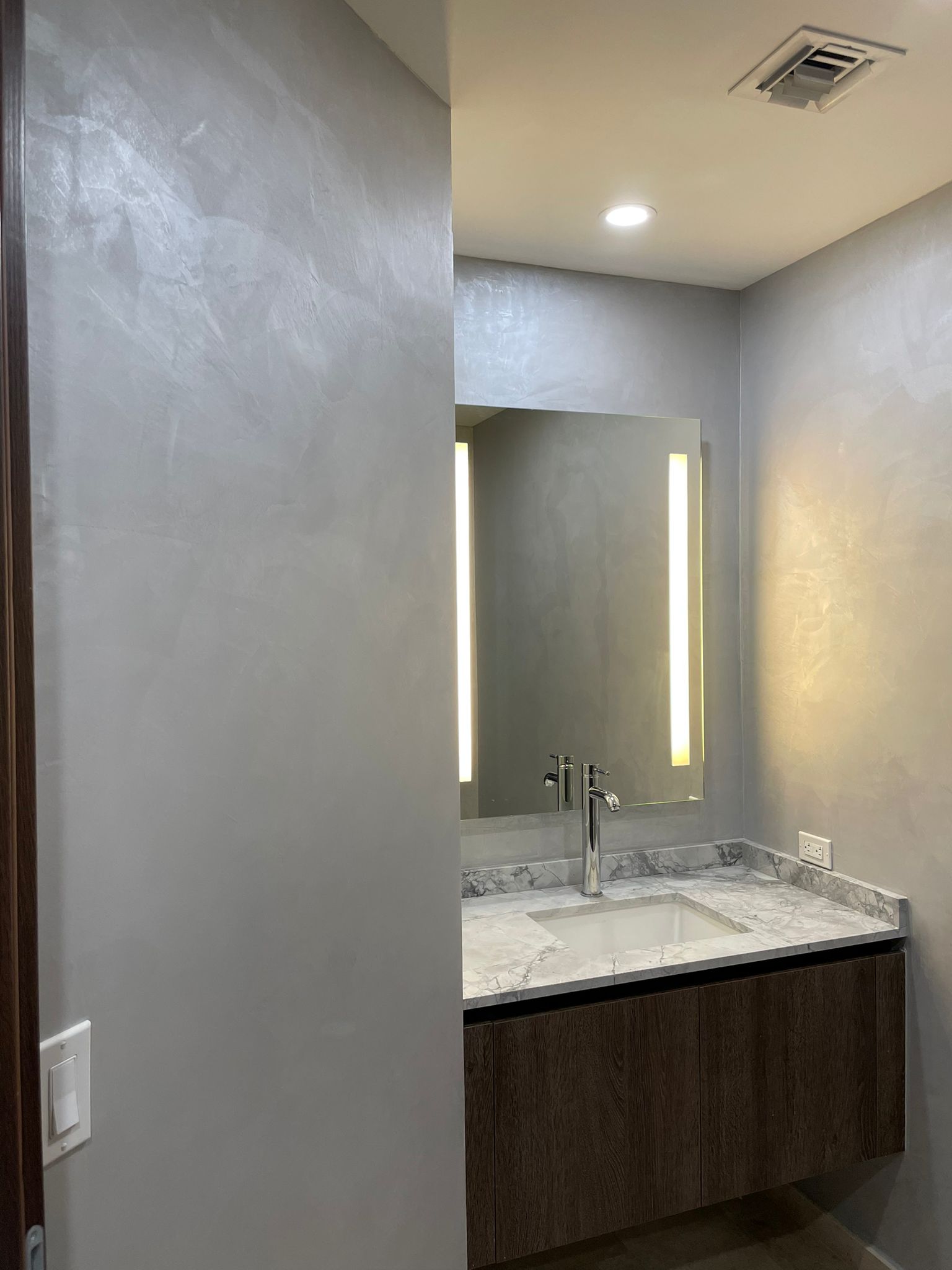 Venetian plaster interior