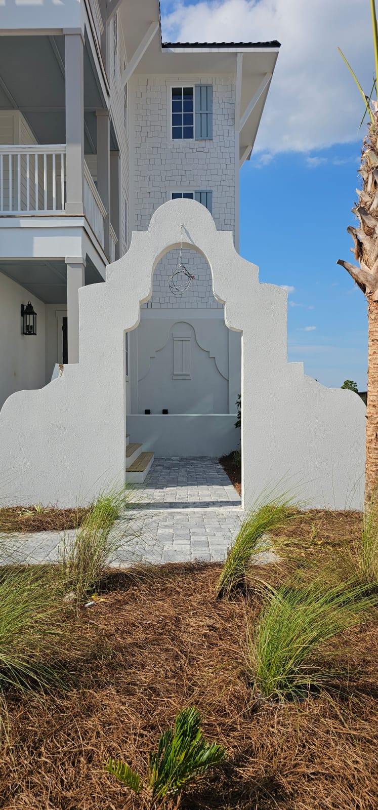 Mixed brick and stucco commercial